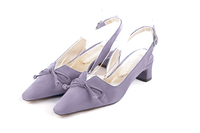 Lilac purple women's open back shoes, with a knot. Tapered toe. Low kitten heels. Front view - Florence KOOIJMAN
